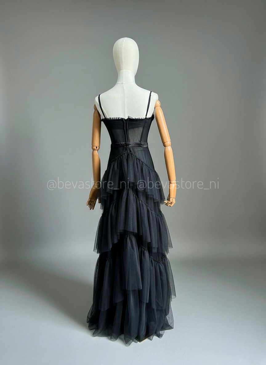 Vestido negro de tul