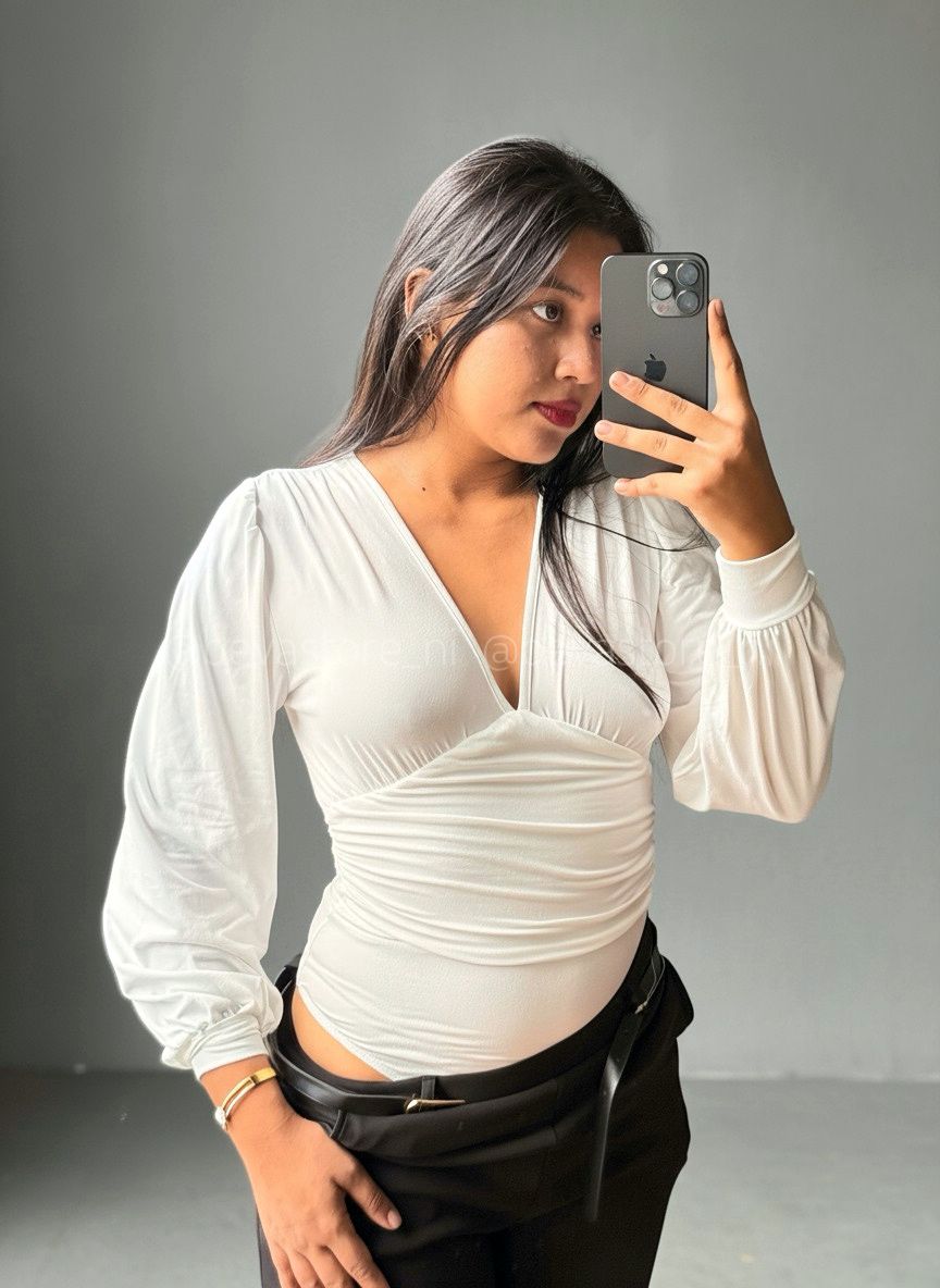 Bodysuit manga larga cuello en V