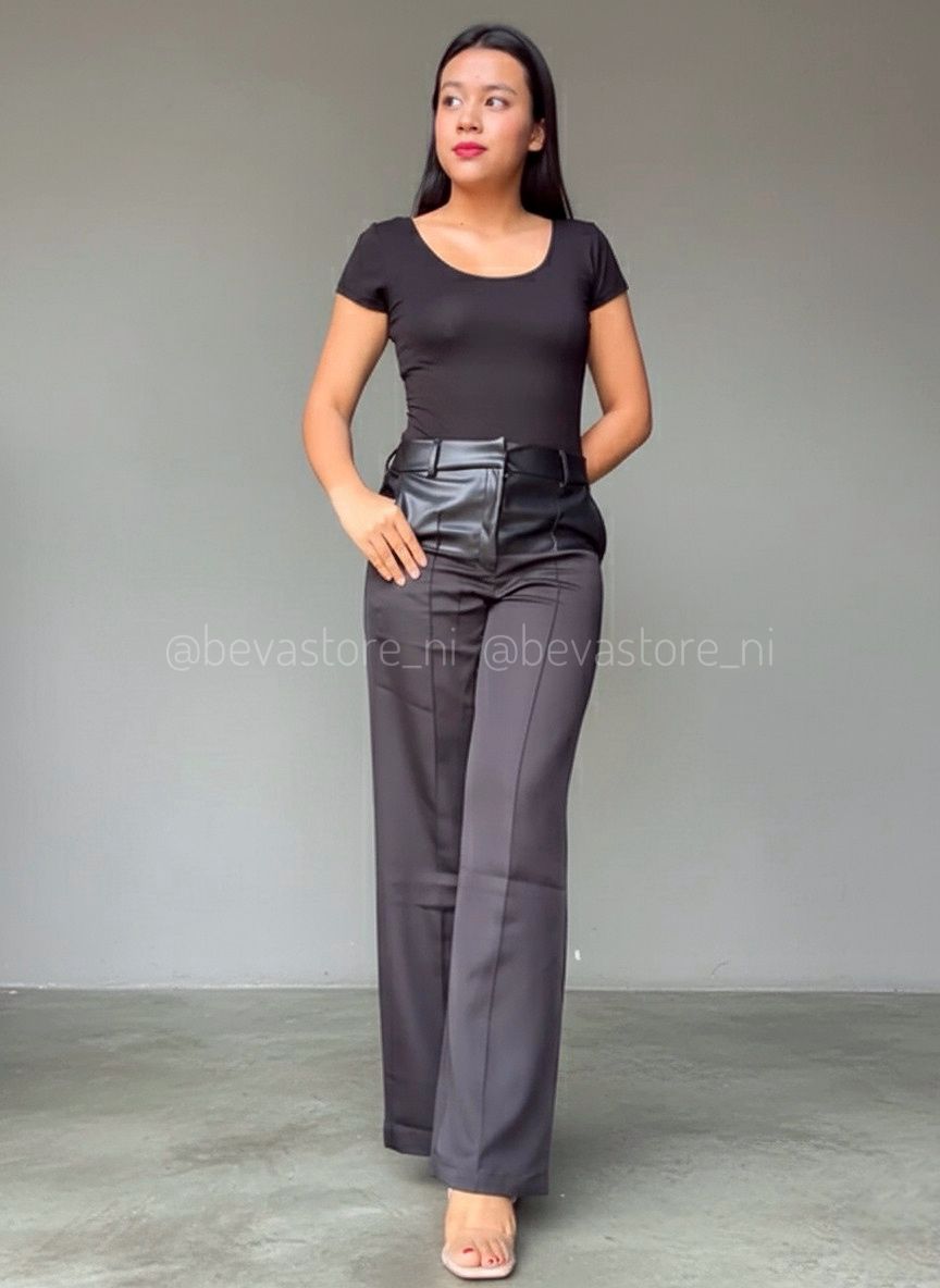 Pantalón Recto color Negro con cuerina