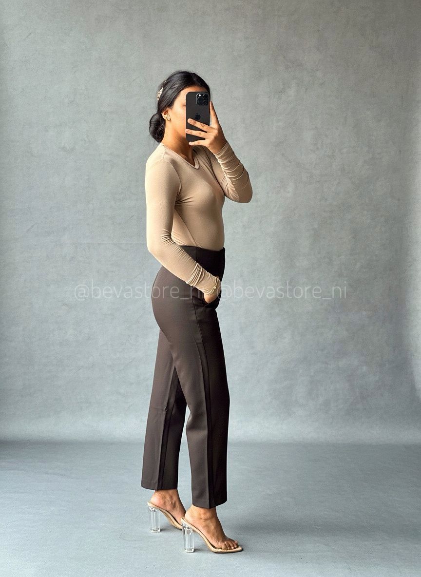 Pantalón negro de pinzas