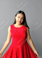 Vestido rojo calado.