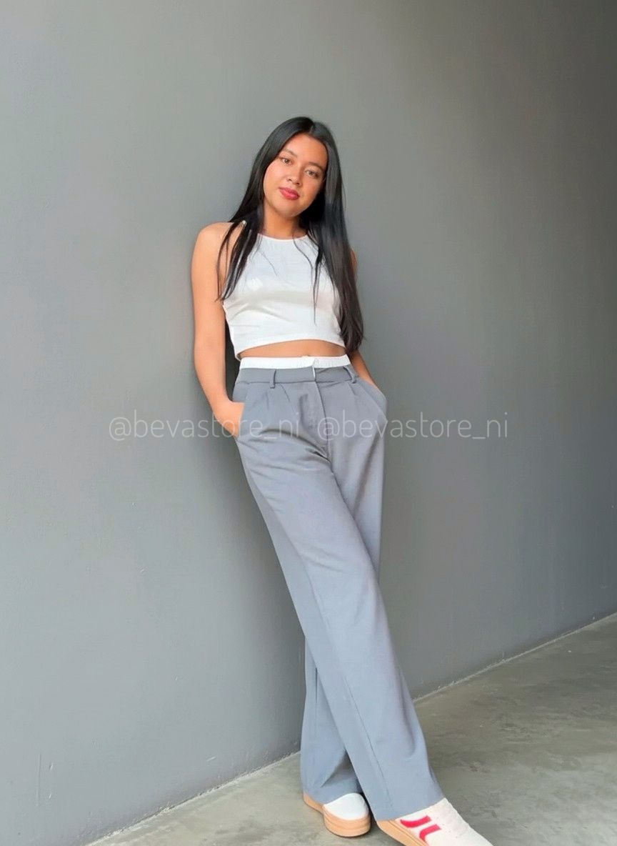 Pantalón recto con detalle de bóxer