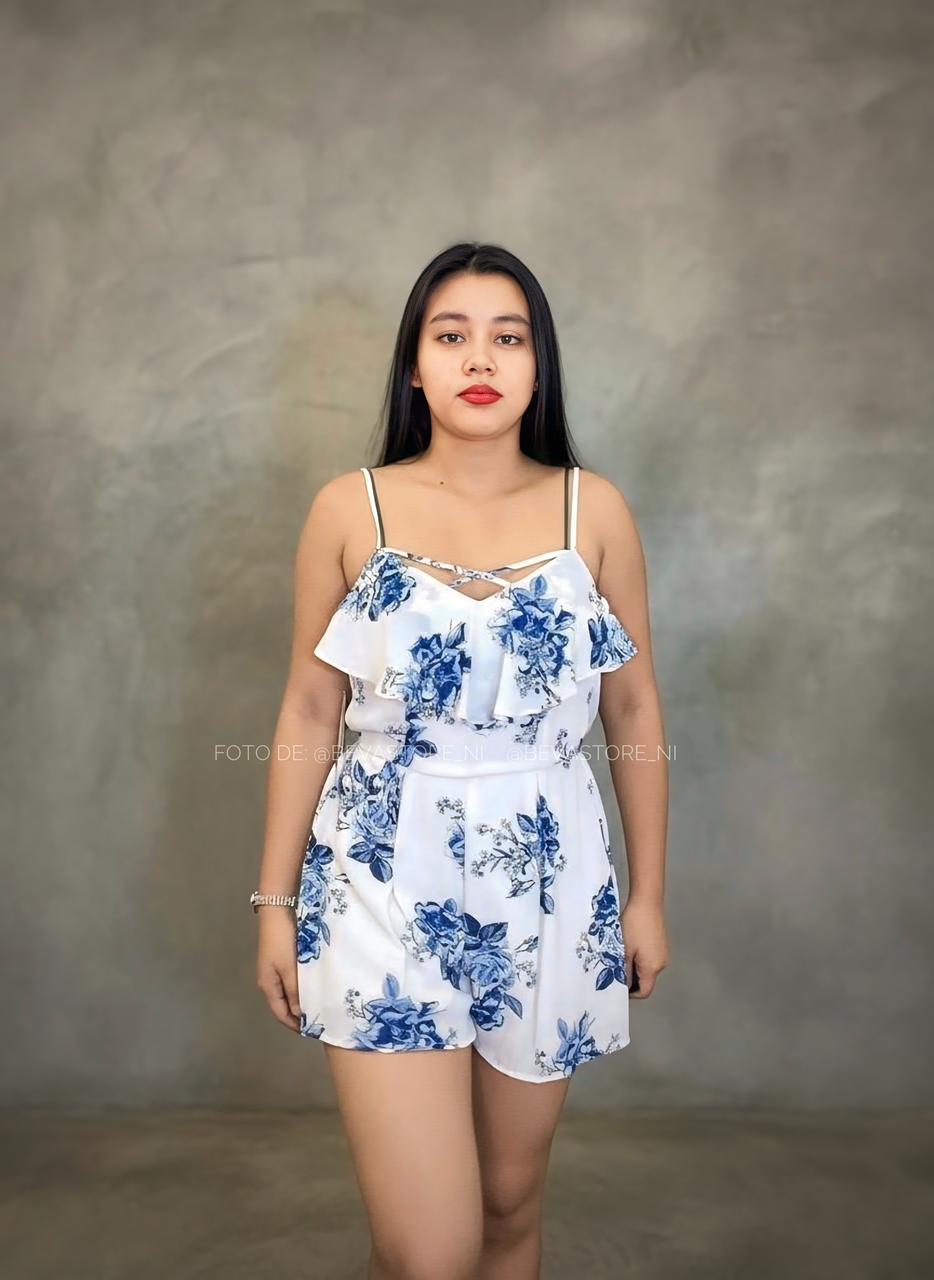 Monito blanco floral