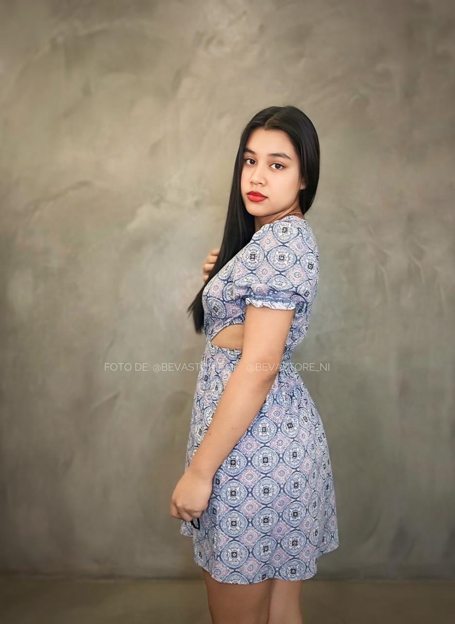 Vestido corto celeste con estampado