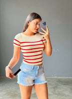 Short Jeans Azul Claro Con Desgarre y Deshilachado