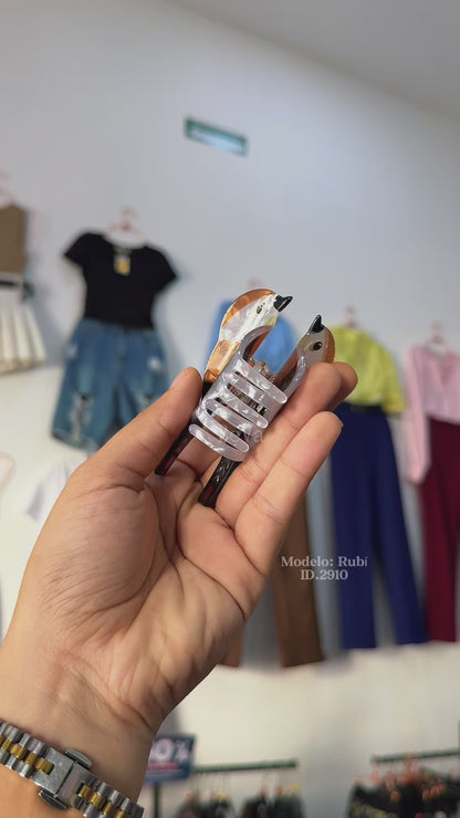Pinza de cabello de pájaro con tulipán